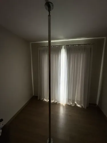 Barra de pole dance Levit (Giratória e estática) 
