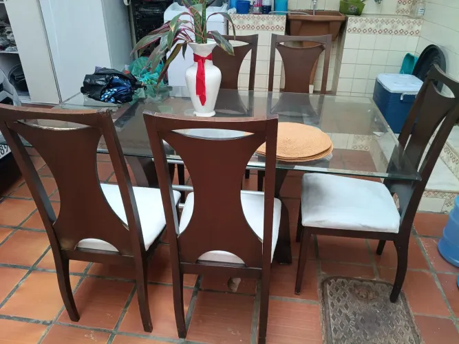 Mesa de jantar com 6 cadeiras