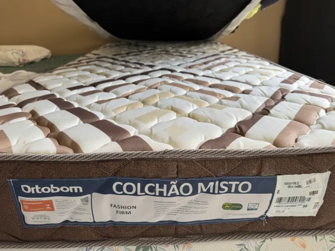Cama Solteiro/Viuva com 2 colchões 