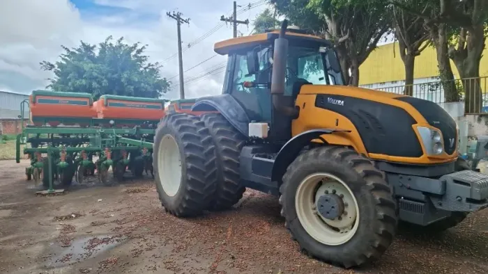 Valtra BT 210 2017 | 250cv | Automático | Cabinado | Excelente Estado
