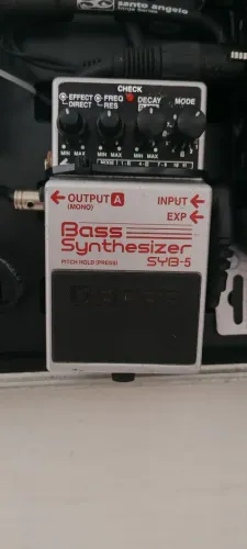 Pedal para baixo - Bass Synthesizer SYB 5