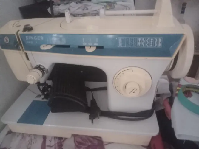 Maquina de costura Zap *