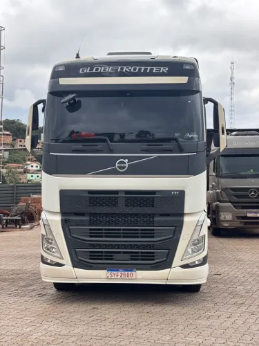 Volvo FH 460 6X2 2024 U.DONO KM 300 PLANO OURO EM VIGÊNCIA