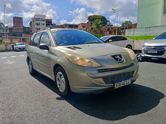 Peugeot 207 SW XR 1.4 Flex 8V 5P 2013