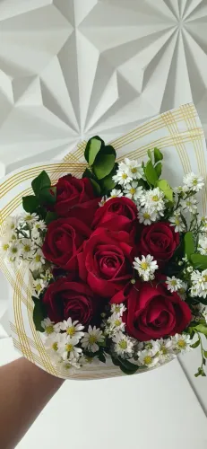 Buquê de 7 rosas vermelhas