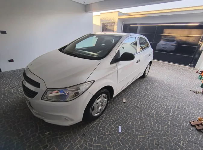 Chevrolet Onix JOY Hatch 1.0 8V Flex Mec. 4P 2017