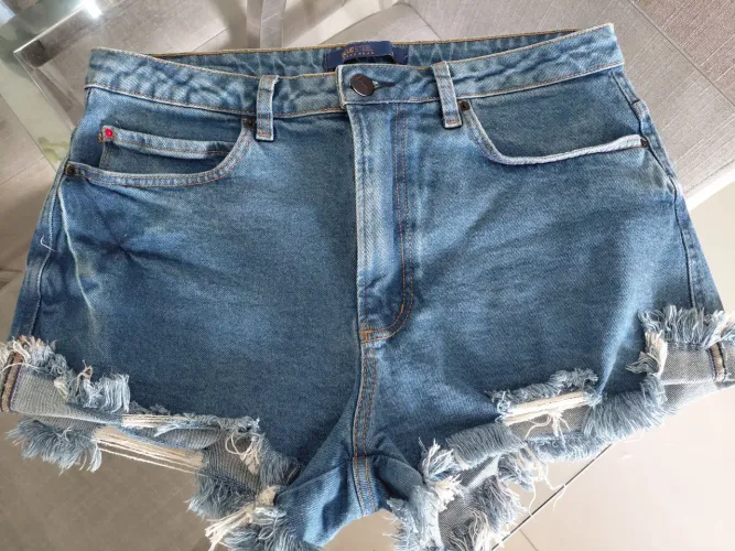 Short jeans