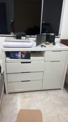 Cômoda 4 gavetas e 1 sapateiro