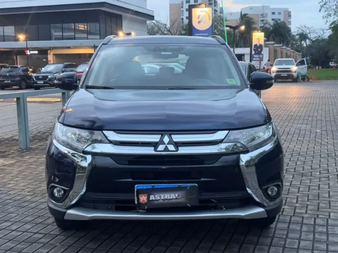 Mitsubishi Outlander Comfort 2.0 16V Aut. 2016