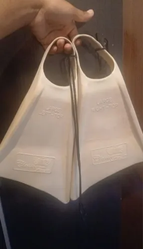 Prancha de Bodyboard Mory + Pé de Pato à Venda