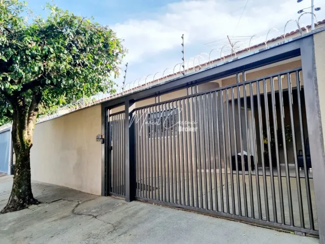 Linda casa à venda com 3 quartos, varanda área churrasco, garagem para 4 carros