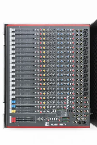 Mesa de Som Allen&Heath modelo ZED 22