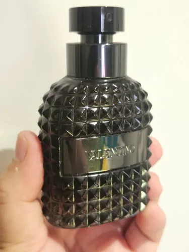 Perfume VALENTINO uomo  intense frasco de 50ml com 25ml restante