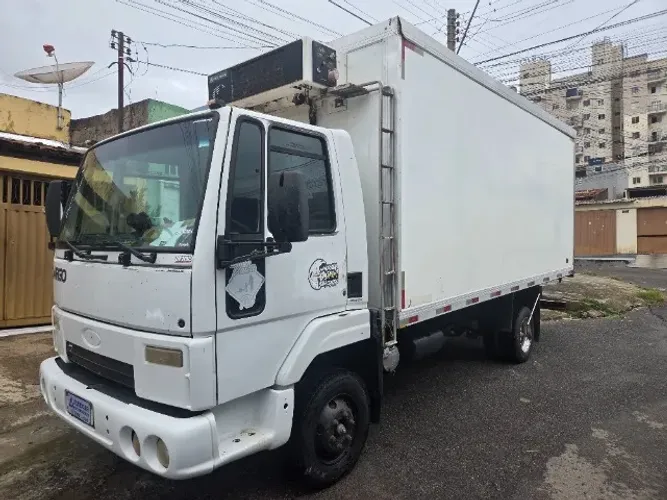 Cargo 815/11/12 baú frigorífico gancheira aparelho pra congelado 