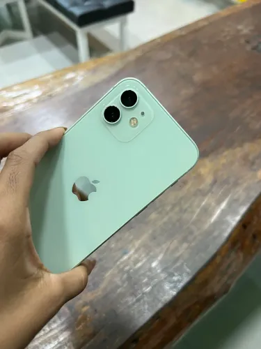 iPhone 12 normal - estado novo