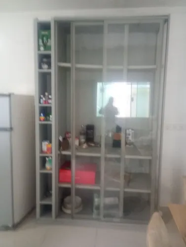 Armário com vidro