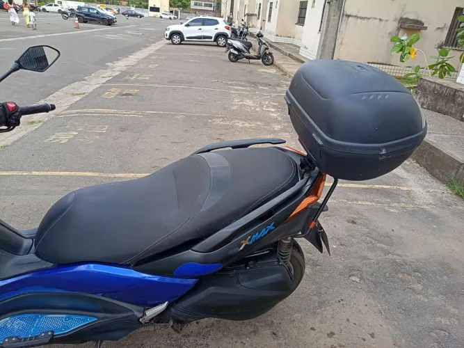 Vende - se moto Yamaha Xmax