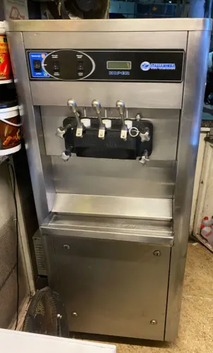 Máquina de sorvete italianinha hiper