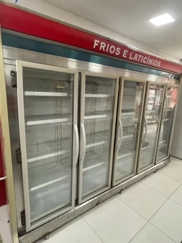 Expositor Refrigerado 5 portas Refrimate Frios e laticínios