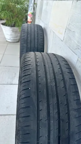 04 Pneus Goodyear 235/50/19