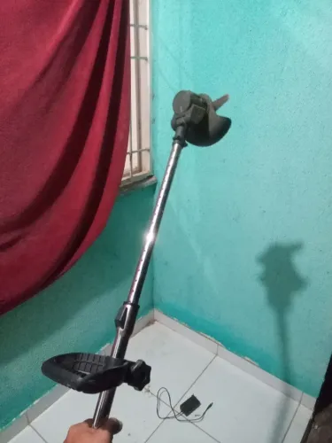 Vende-se cortador de grama com alguns itens Valor 250,00 negociável 