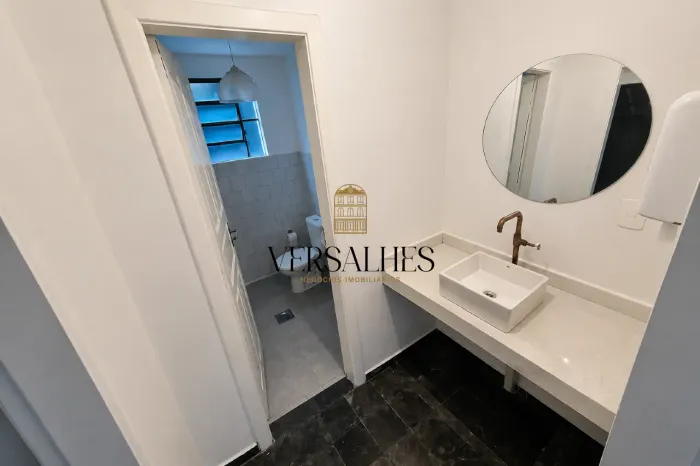 Loja para alugar com cozinha, dois banheiros, 190 m² - Bairro Floresta