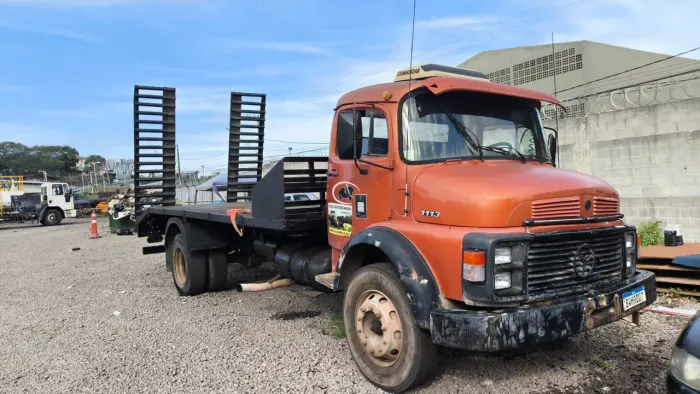 Caminhão prancha 1113<br>Mercedes Benz 1113