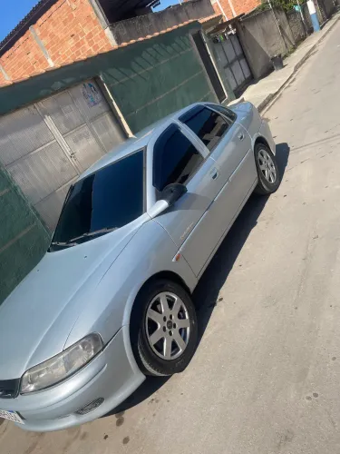 Chevrolet Vectra GLS/ Challenge 2.2 MPFI 16V 2001