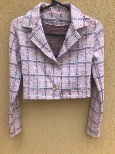 Casaquinho Branco E Rosa Curtinho da Marca Explosão Total