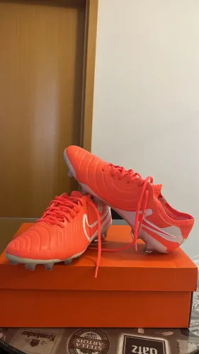 Chuteira Nike elite 