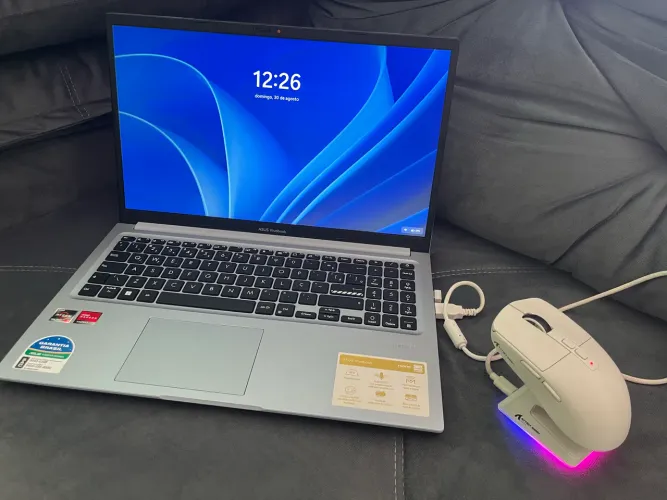 Notebook ASUS Vivobook + Mouse gamer