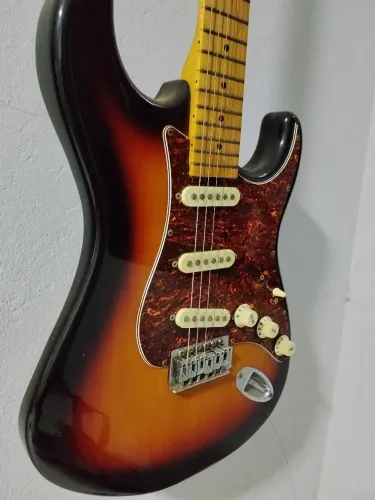Guitarra Tagima, estado denova nunca foi usada.