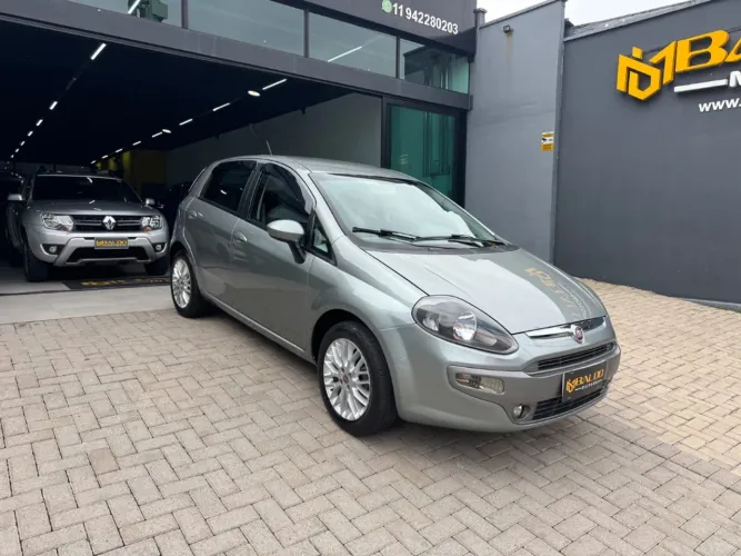 Fiat Punto Essence 1.6 Flex 16V 5P 2014