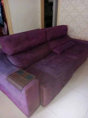 Sofa Retrátil e Reclinavel - 2,5 x 1, 15m - Sued, na cor Uva - Higienizado.