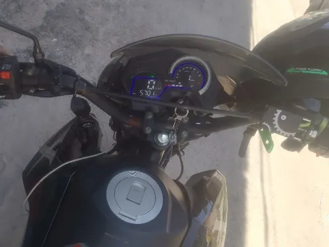 Moto Shineray 175cc, 5.701 rodados, único dono 