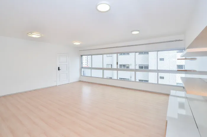Apartamento alto padrão à venda no Condomínio Edifício Via Appia na Saúde em São Paulo - S