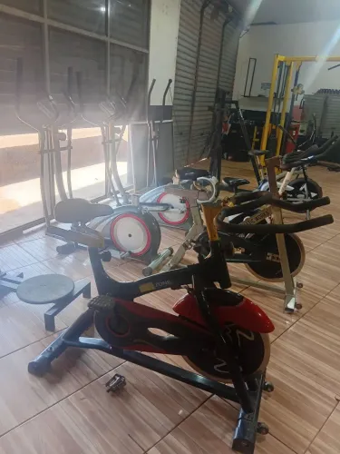 Academia completa por $150.000