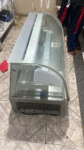 Vitrine refrigerada 220