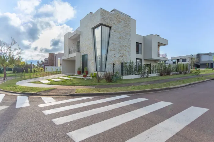 Casa à venda e locação Jardim Carvalho - Ponta Grossa, PR