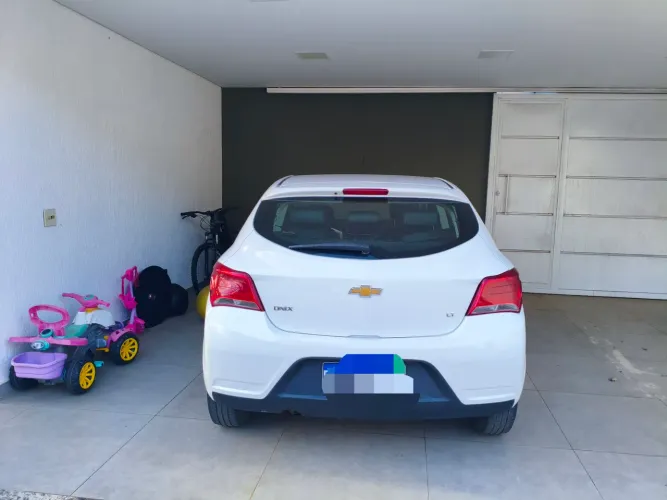 Chevrolet Onix Hatch LT 1.0 8V Flex Mec. 4P 2019