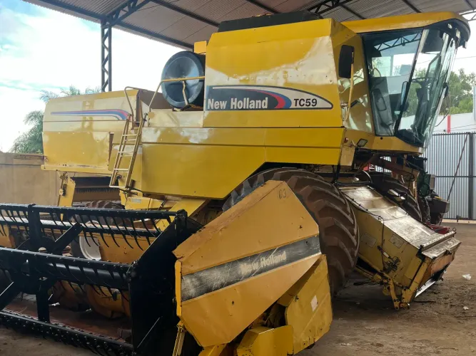 TC 59 New Holland ano 2005