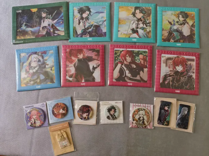 Emblemas de metal e cartões de personagem de Genshin