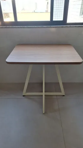 Mesa 80x60cm