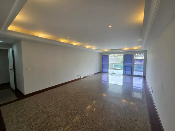 Apartamento para alugar de 199 m2 com 4 Suítes e Dependência Completa