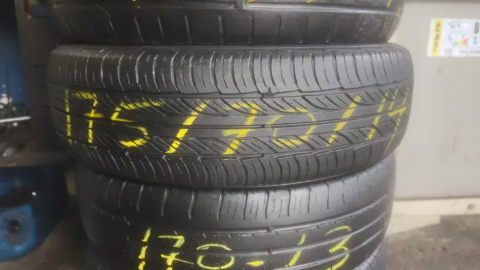 Pneu e roda mecânica e borracharia