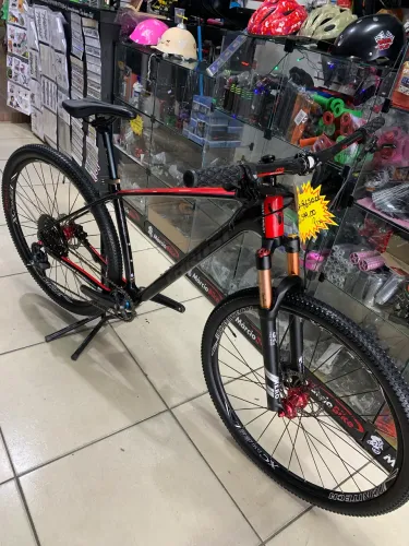 Bicicleta aro 29 Thrust Monocoque Design