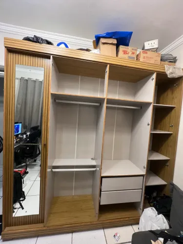 Guarda-roupa grande em excelente estado