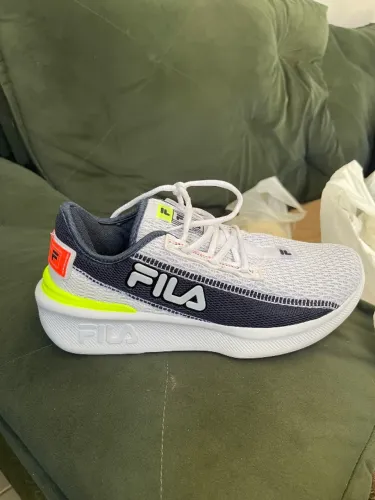 Tênis Fila novo original número 39 comprei por 300 vendo por 180