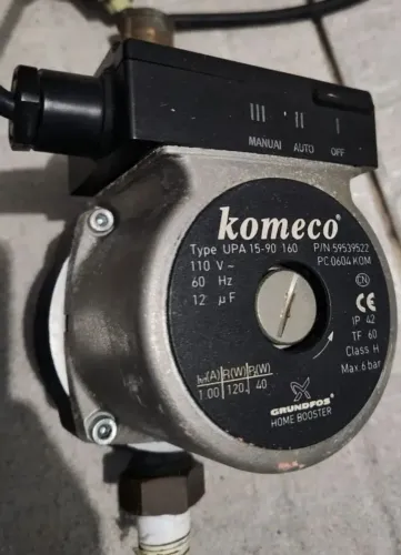 Mini Pressurizador Bomba D'água Komeco Home Booster para Aquecedores à Gás (POUCO USO!)