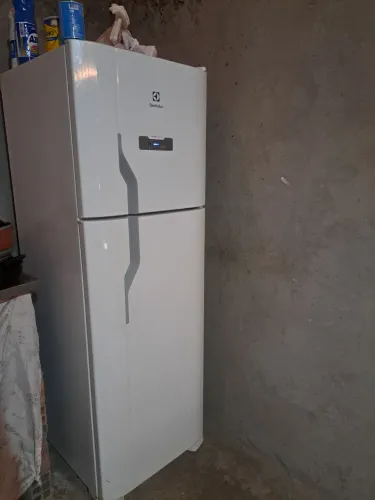 Geladeira Electrolux 370 litros